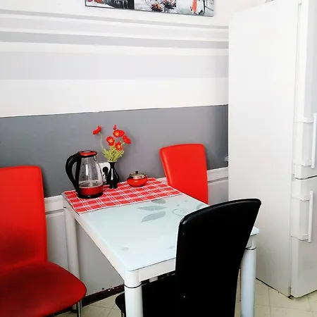 More. Tsentr. Apartment